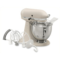 KitchenAid Artisan 5KSM175PSEFL K&uuml;chenmaschine 4,8L in Fresh Linen mit Zubeh&ouml;r - Produktabbildung zur genauen Darstellung des Artikels.