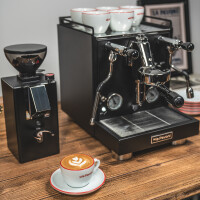 La Pavoni Semi-Professionelle Espressomaschine New Cellini Evolution Schwarz LPSCVB01EU